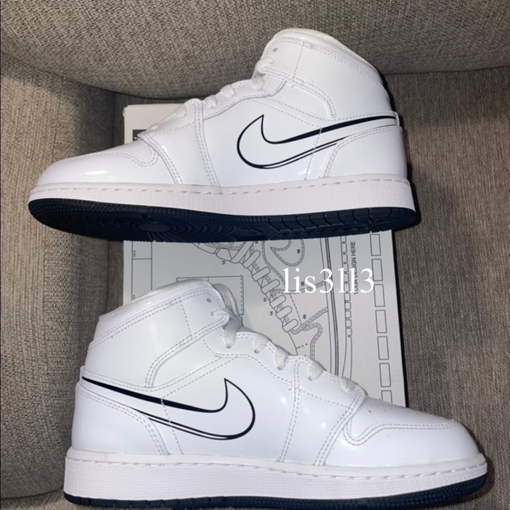 Air Jordan 1 Mid Schematic - Picture 2 of 10